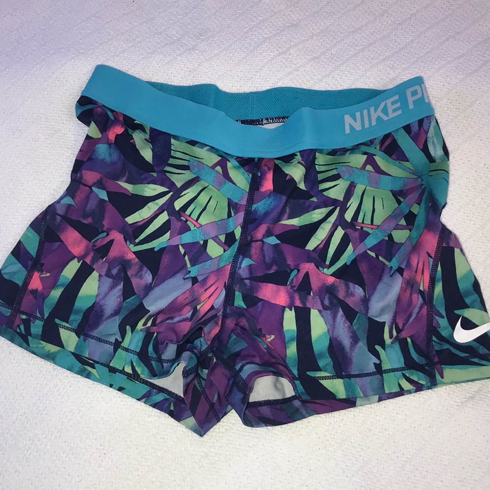 Women’s large Nike Pro (jungle pattern)